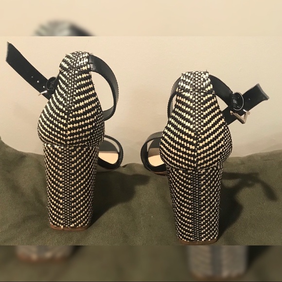 Open High Heels. - Picture 3 of 5